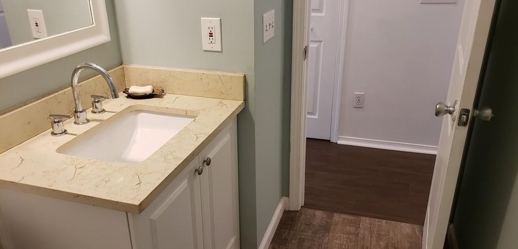 33 Country Place Ct, Alpharetta, GA 30005-4410
