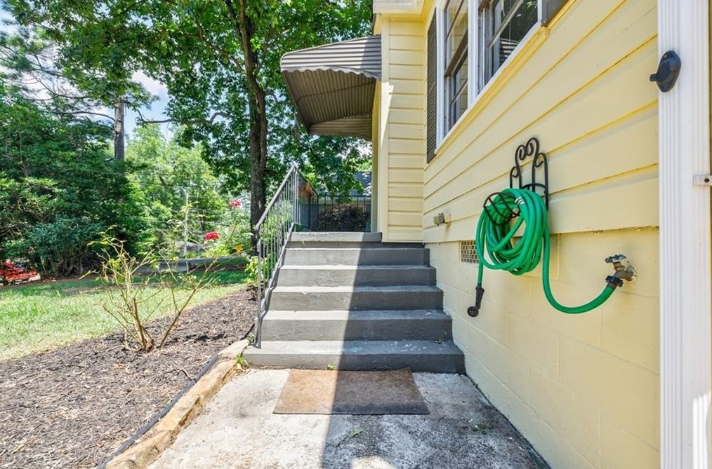 1258 Woodland Ave, Atlanta GA  30324-4517 exterior