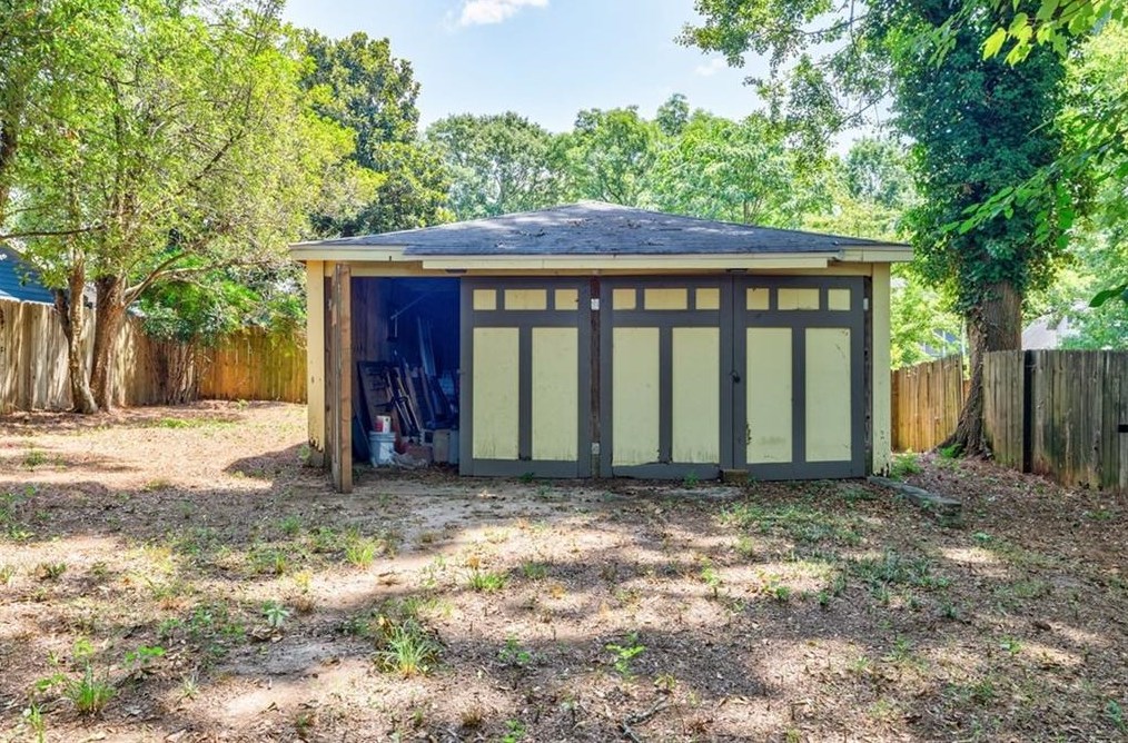 1258 Woodland Ave, Atlanta GA  30324-4517 exterior