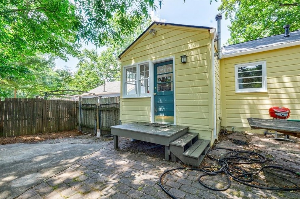 1258 Woodland Ave, Atlanta GA  30324-4517 exterior