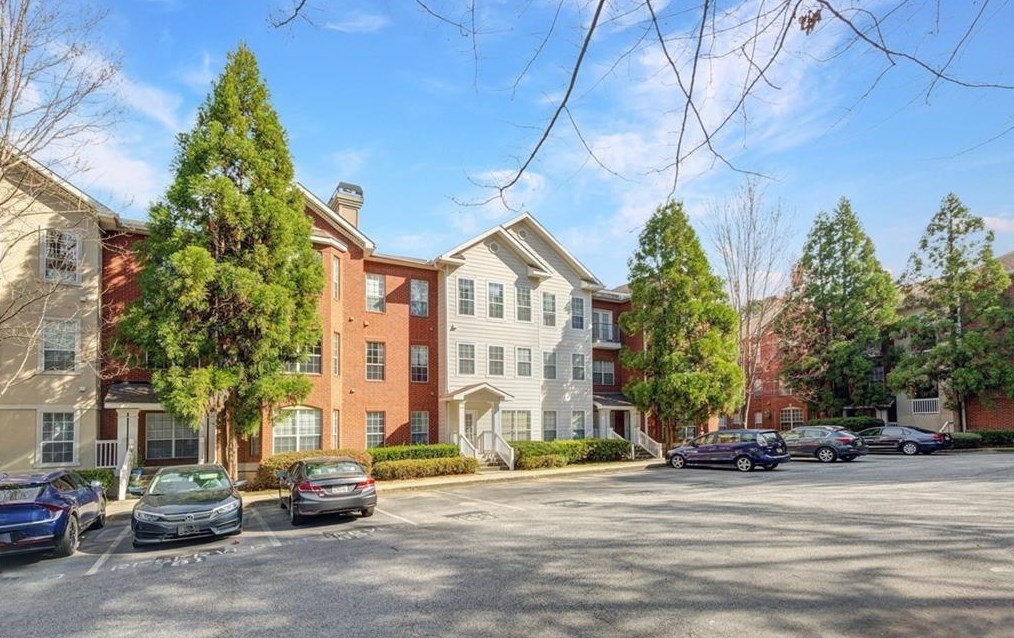 5641 Roswell Rd, Atlanta GA  30342-1209 exterior