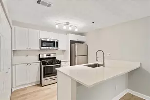 4315 Orchard Park Ct, Stone Mountain, GA 30083 - Photo 4