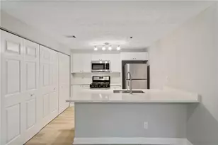 4315 Orchard Park Ct, Stone Mountain, GA 30083 - Photo 8