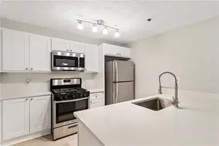 4315 Orchard Park Ct, Stone Mountain, GA 30083 - Photo 2