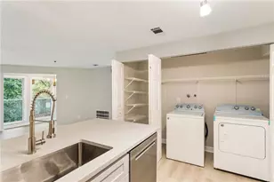 4315 Orchard Park Ct, Stone Mountain, GA 30083 - Photo 6