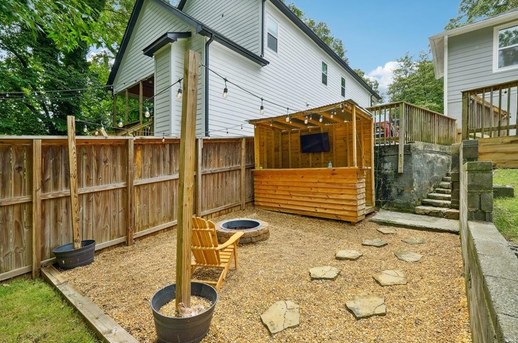 1579 Elixir Ave, Atlanta GA  30314-2216 exterior