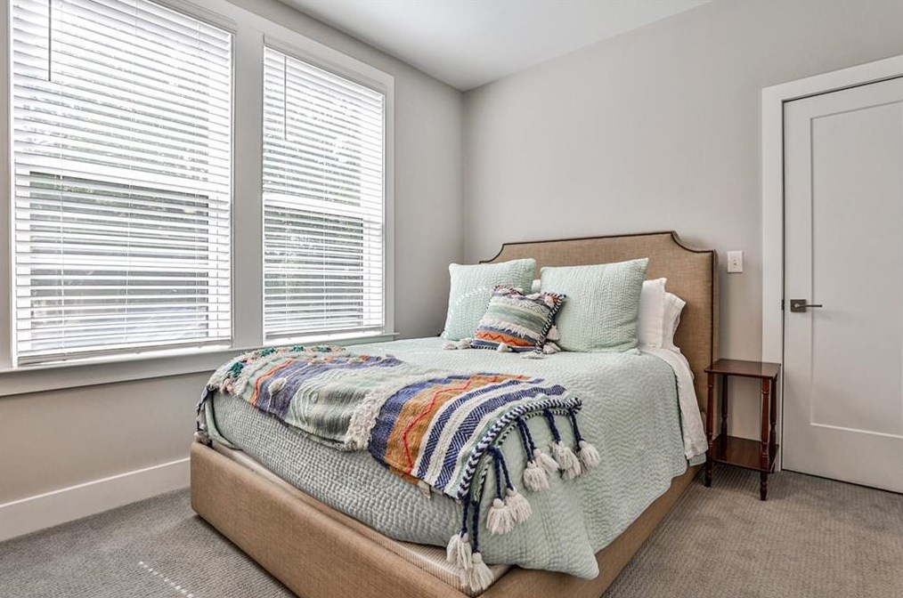 66 Rogers St, Atlanta GA 30317-1018 exterior