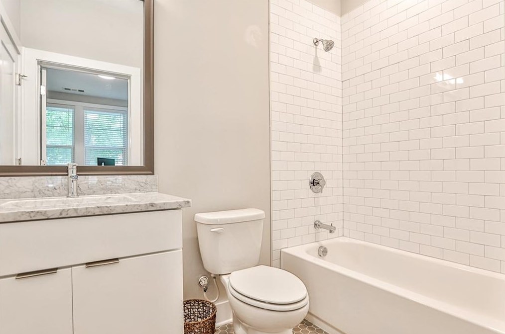 66 Rogers St, Atlanta GA 30317-1018 exterior