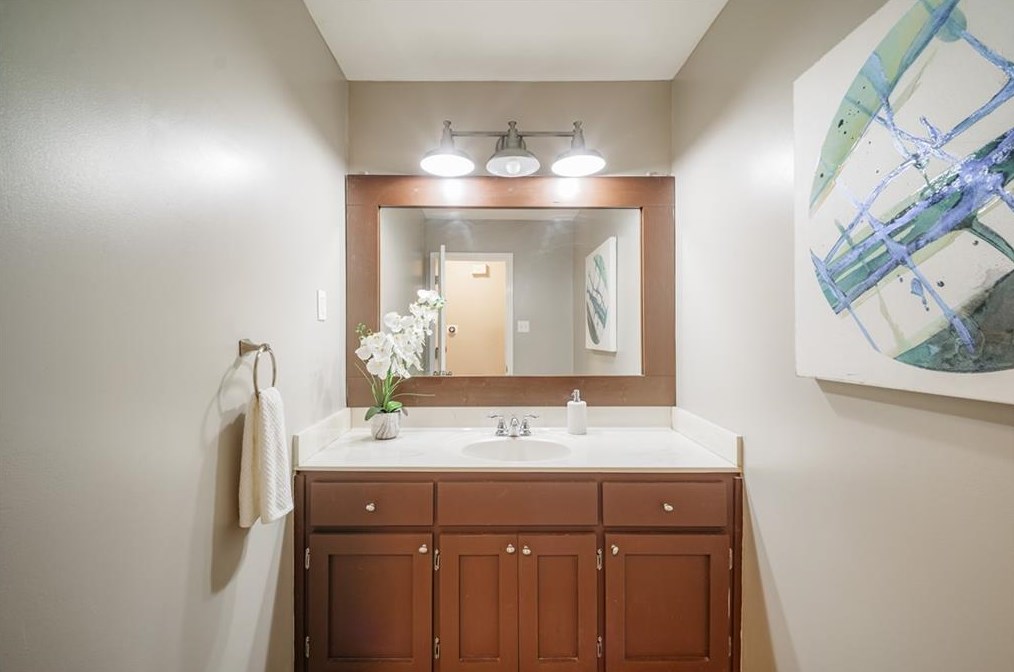 3993 Menlo Dr, Atlanta GA  30340-5117 exterior