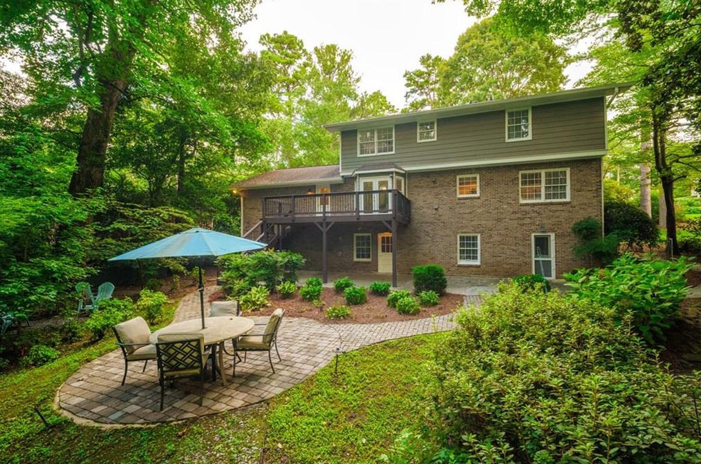 3993 Menlo Dr, Atlanta GA  30340-5117 exterior