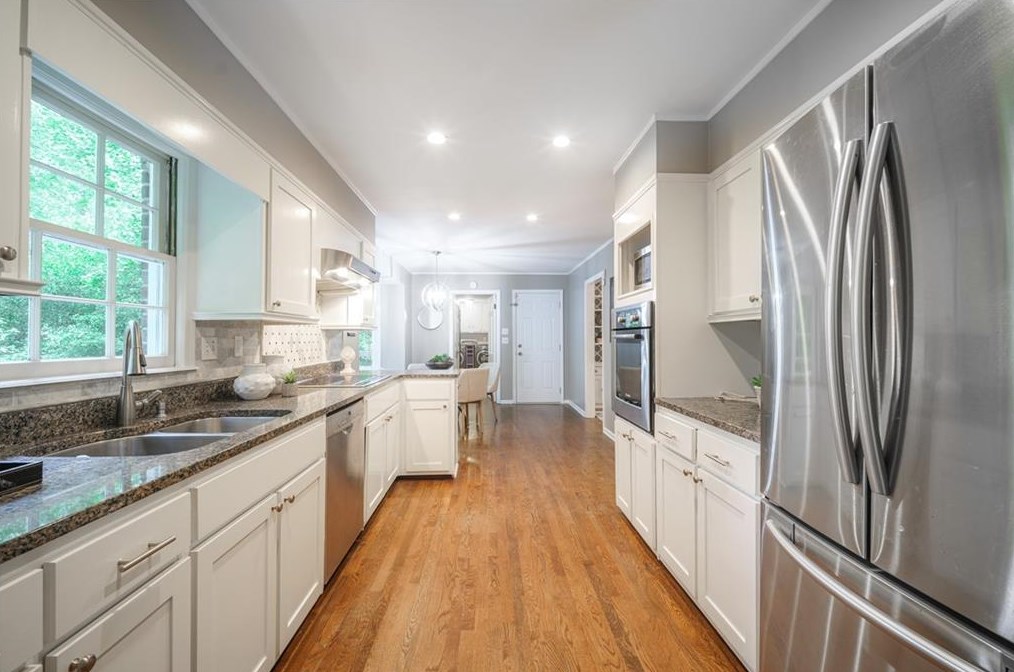 3993 Menlo Dr, Atlanta GA  30340-5117 exterior