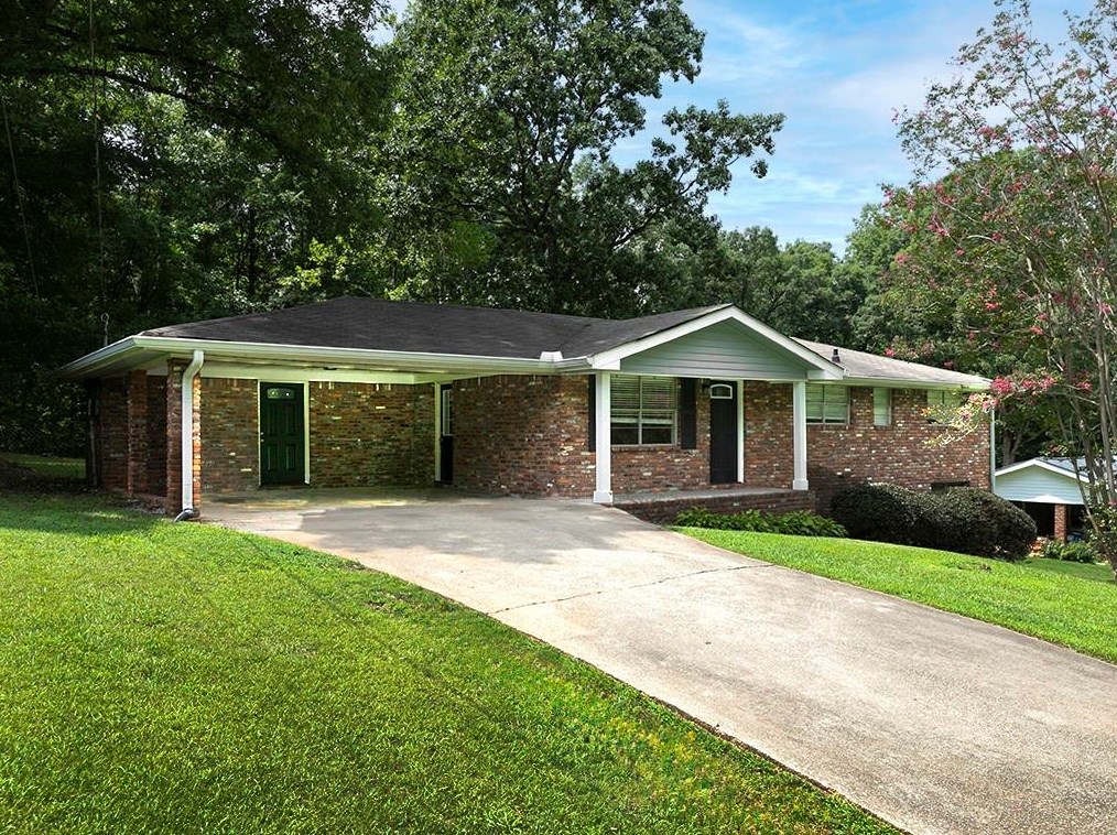 5965 Bear Dr, Douglasville, GA 30135-3937
