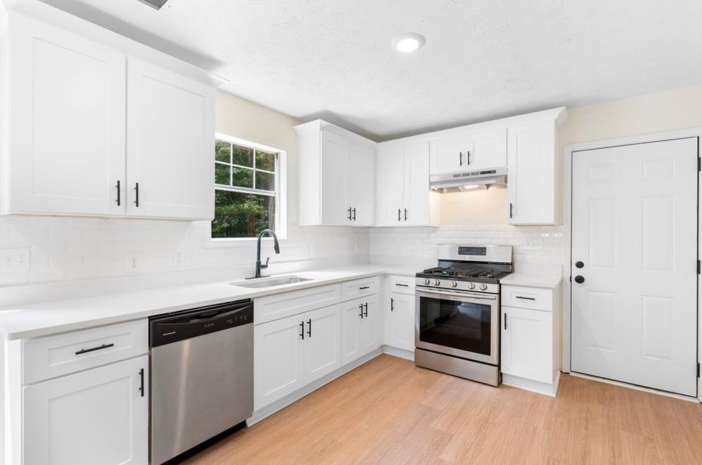 5915 Homestead Cir, Rex, GA 30273