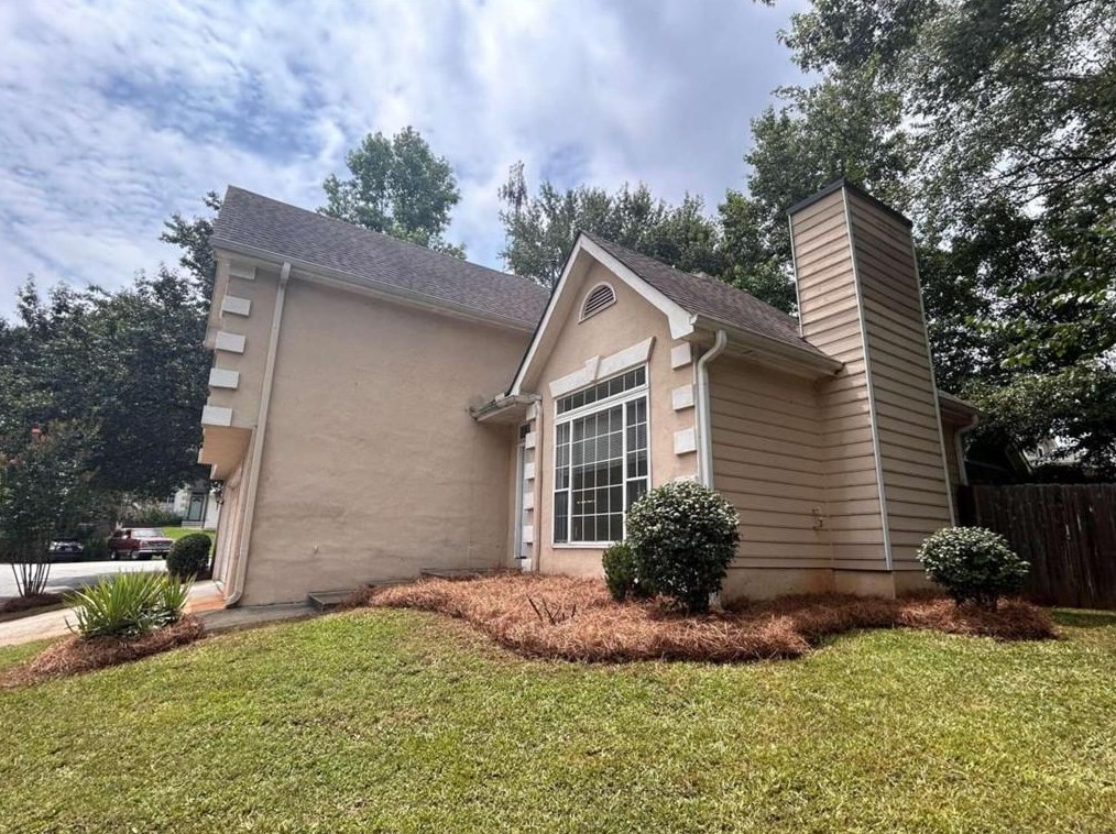 1089 Ashbury Dr, Decatur GA  30030-4171 exterior