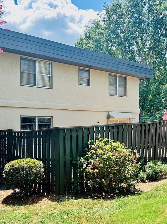 307 Lakemoore Dr, Atlanta GA  30342-3861 exterior
