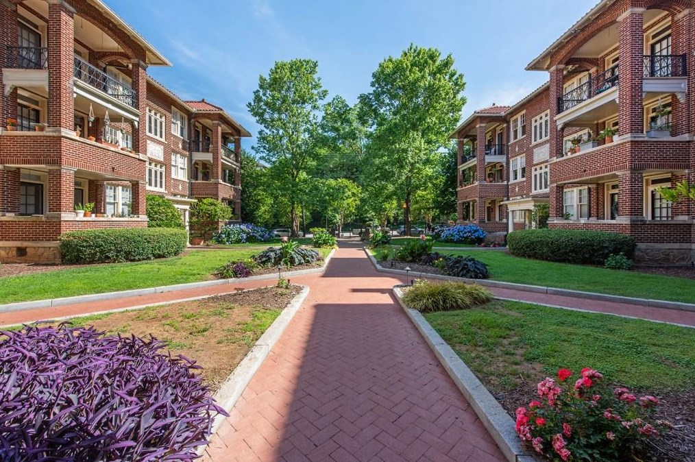 198 Ponce De Leon Ave, Atlanta GA  30308-4101 exterior