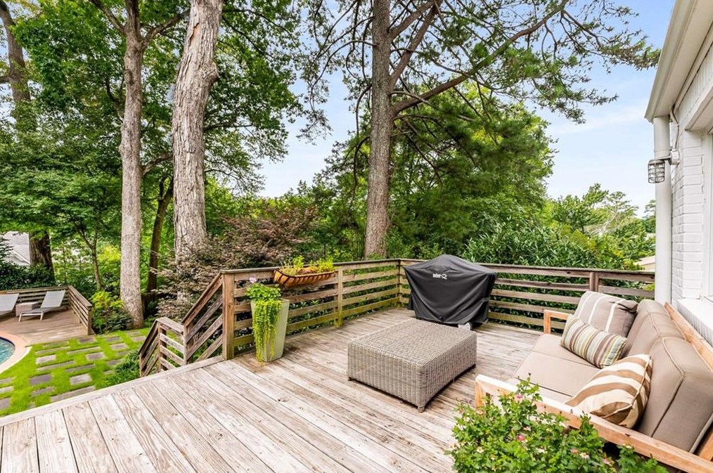 855 Highland Ter, Atlanta GA  30306-3411 exterior