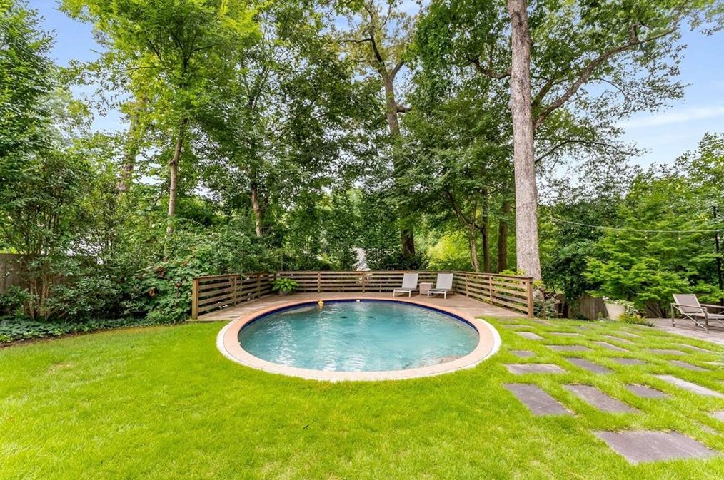 855 Highland Ter, Atlanta GA  30306-3411 exterior