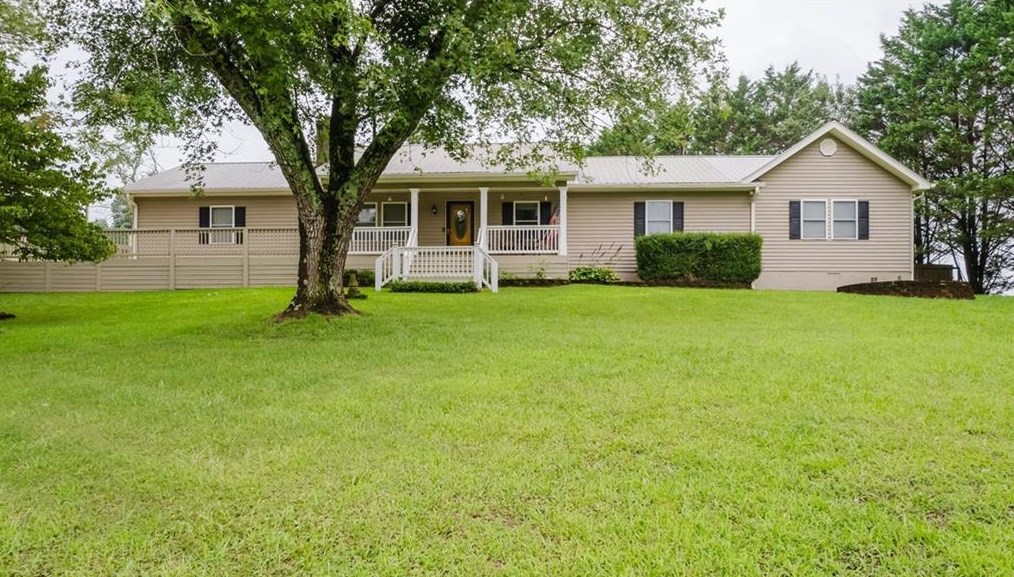 1135 May White Rd, Cleveland, GA 30528