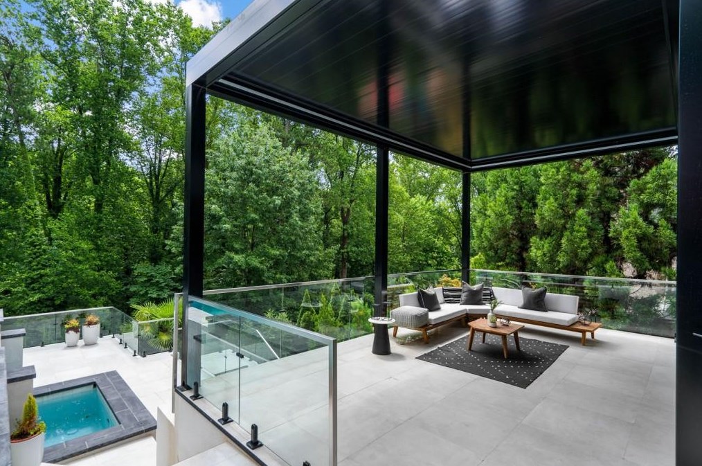 4645 Lake Forrest Dr, Atlanta GA  30342-2537 exterior