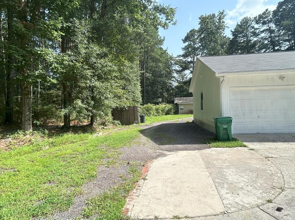 5393 Rockbridge Rd, Stone Mountain, GA 30088