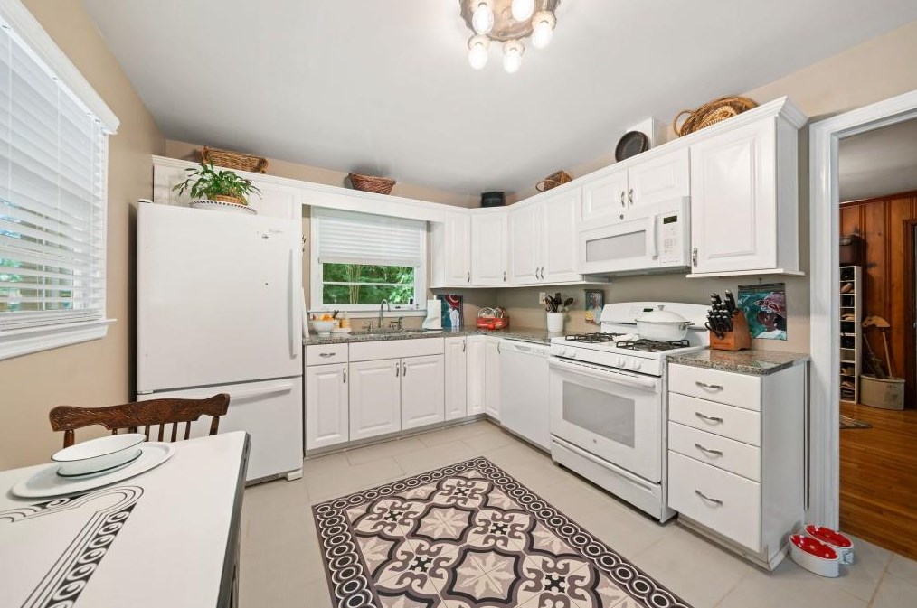3210 Druid Hills Rd, Decatur GA  30033-2740 exterior