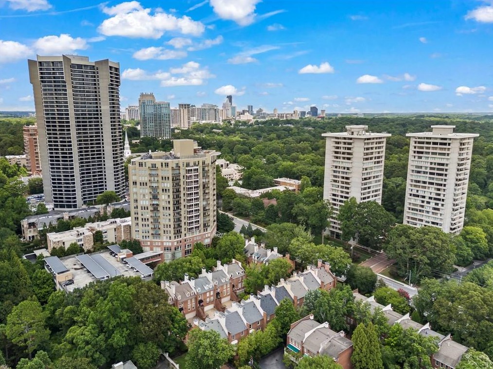 2600 Peachtree Rd, Atlanta GA  30305-5641 exterior