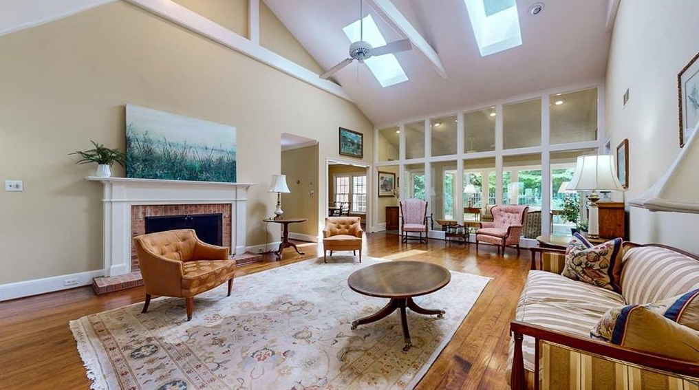 1843 Bedfordshire Dr, Decatur GA  30033-1455 exterior