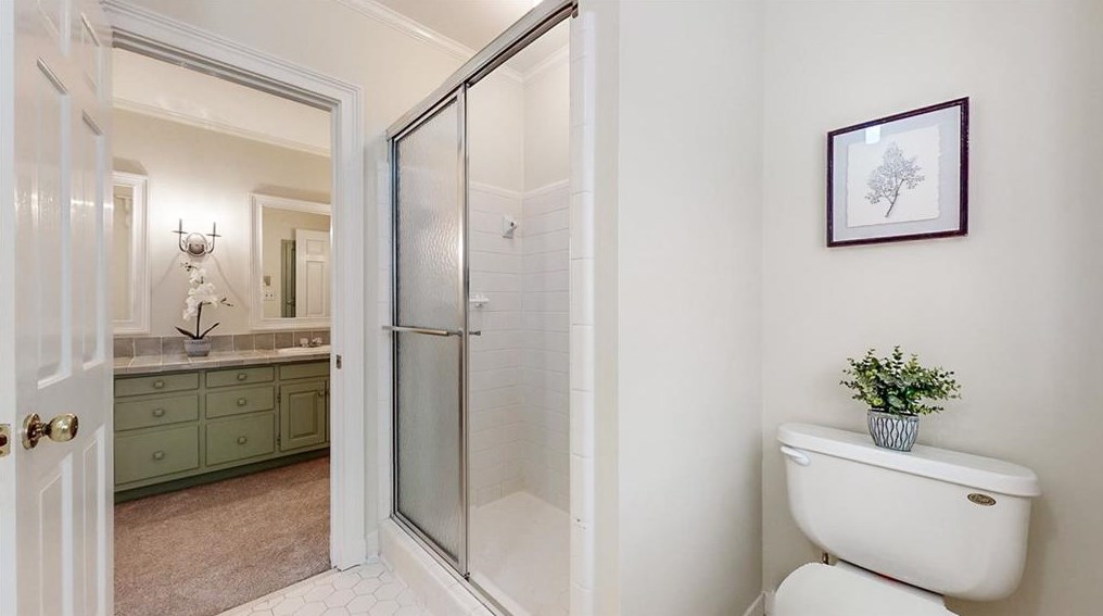 1843 Bedfordshire Dr, Decatur GA  30033-1455 exterior