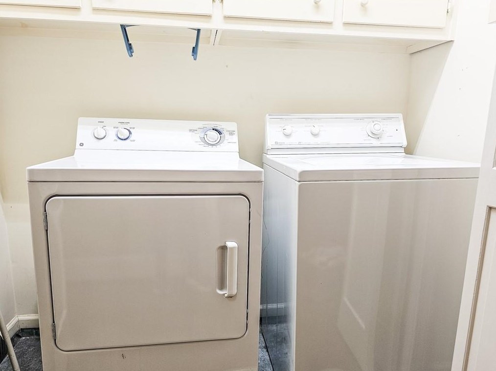 1843 Bedfordshire Dr, Decatur GA  30033-1455 exterior