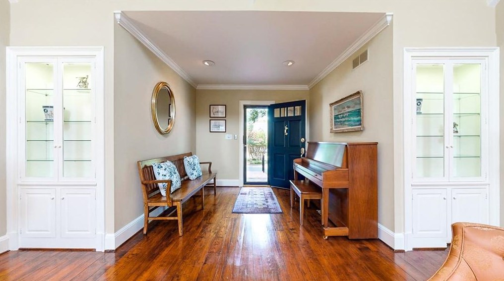 1843 Bedfordshire Dr, Decatur GA  30033-1455 exterior