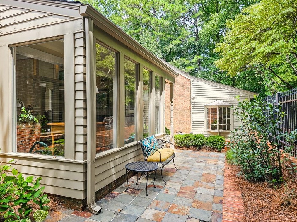 1843 Bedfordshire Dr, Decatur GA  30033-1455 exterior