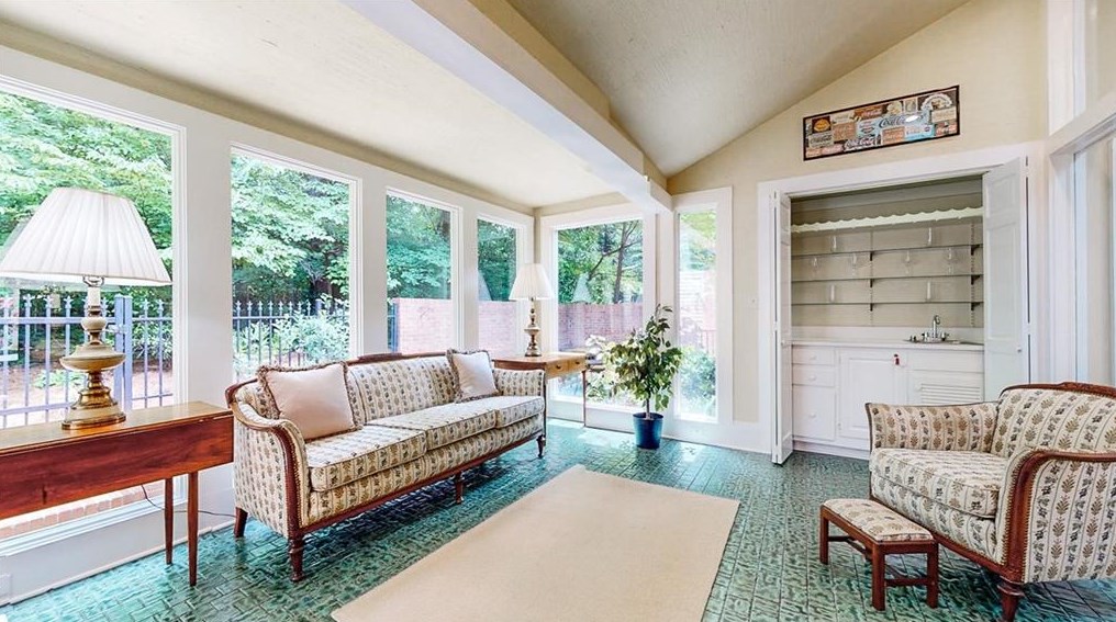 1843 Bedfordshire Dr, Decatur GA  30033-1455 exterior