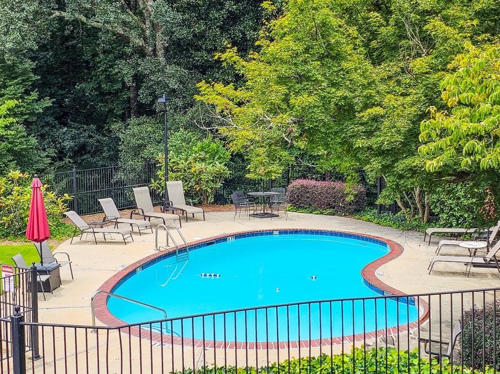 1843 Bedfordshire Dr, Decatur GA  30033-1455 exterior