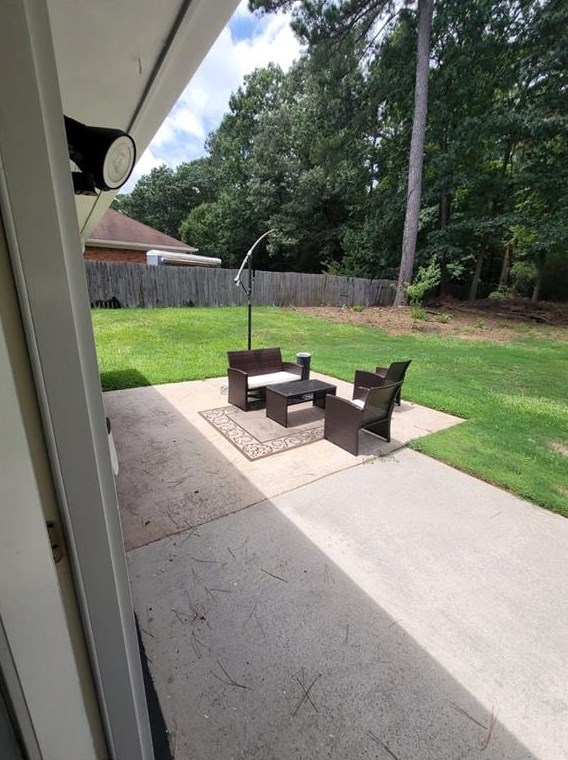 318 Bridgewood Dr, Conyers GA  30094-4351 exterior