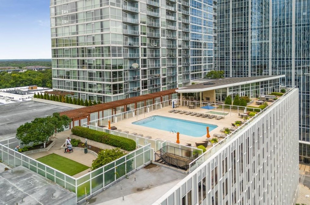 3325 Piedmont Rd, Atlanta GA  30305-1701 exterior