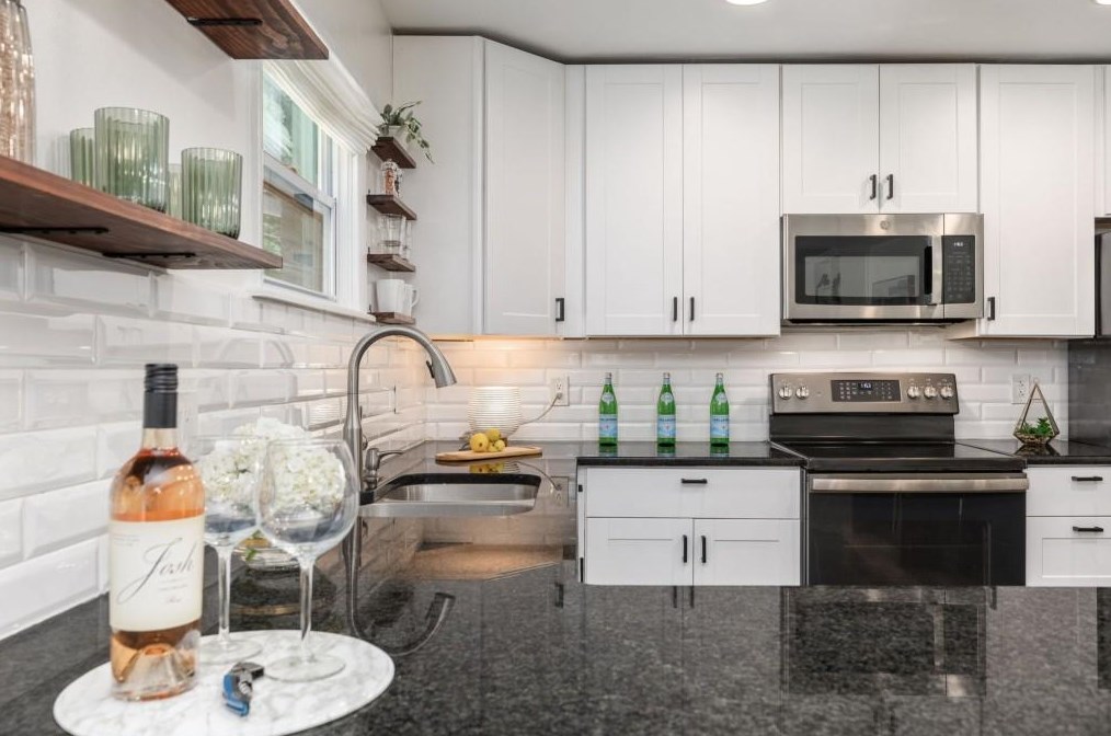 2052 Shamrock Dr, Decatur GA  30032-5953 exterior