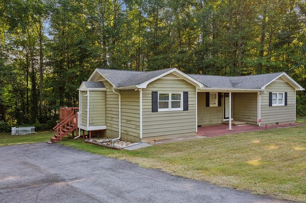 617 Mcclung Rd, Hiram, GA 30141