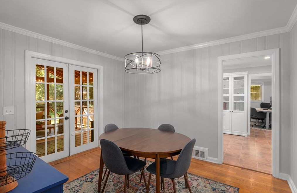 1393 Berkeley Ln, Atlanta GA  30329-3301 exterior