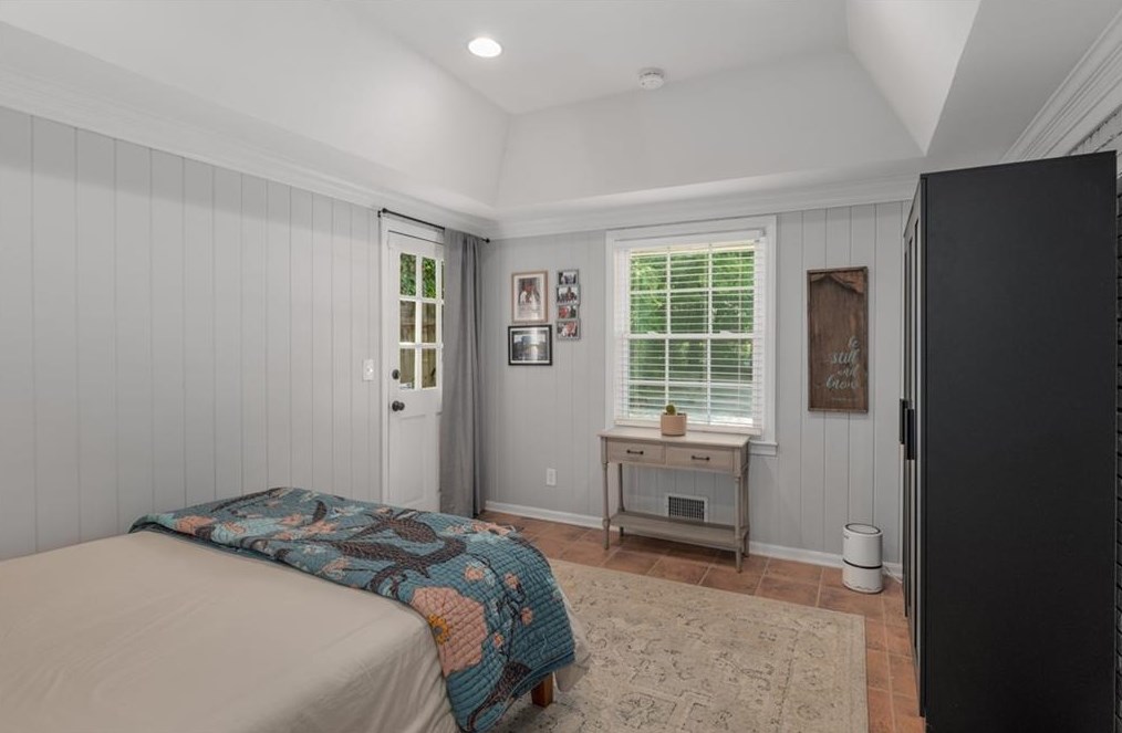 1393 Berkeley Ln, Atlanta GA  30329-3301 exterior