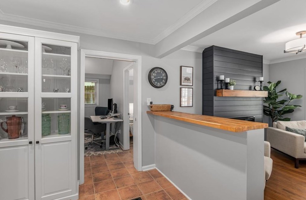 1393 Berkeley Ln, Atlanta GA  30329-3301 exterior