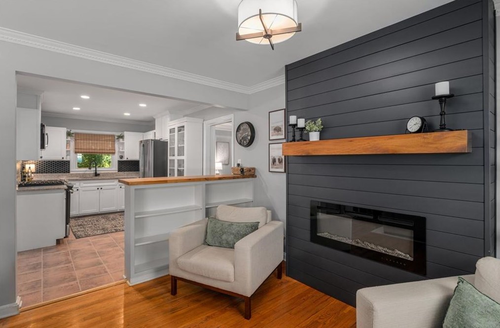 1393 Berkeley Ln, Atlanta GA  30329-3301 exterior