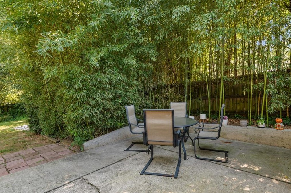 1393 Berkeley Ln, Atlanta GA  30329-3301 exterior