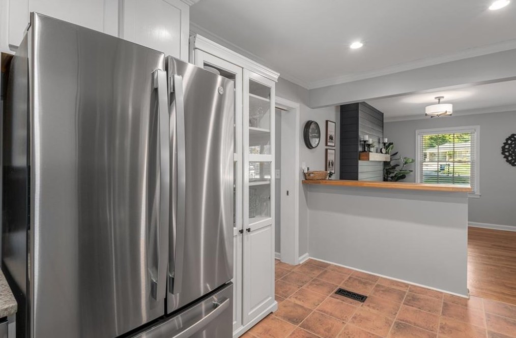 1393 Berkeley Ln, Atlanta GA  30329-3301 exterior