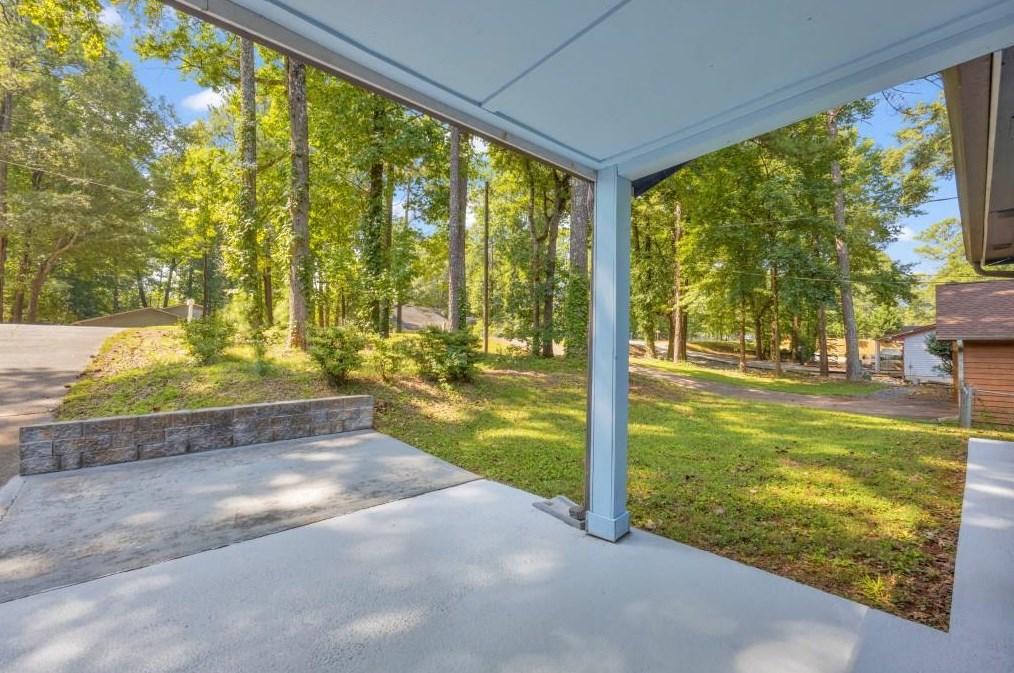 1204 Dickens Rd Nw, Lilburn, GA 30047