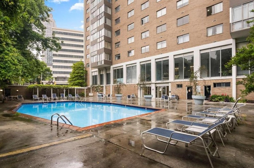 215 Piedmont Rd, Atlanta GA  30308 exterior