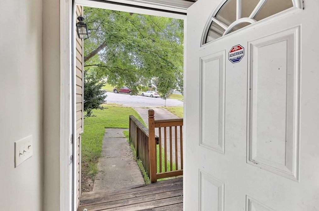 3174 Point Cir, Douglasville, GA 30135-1388