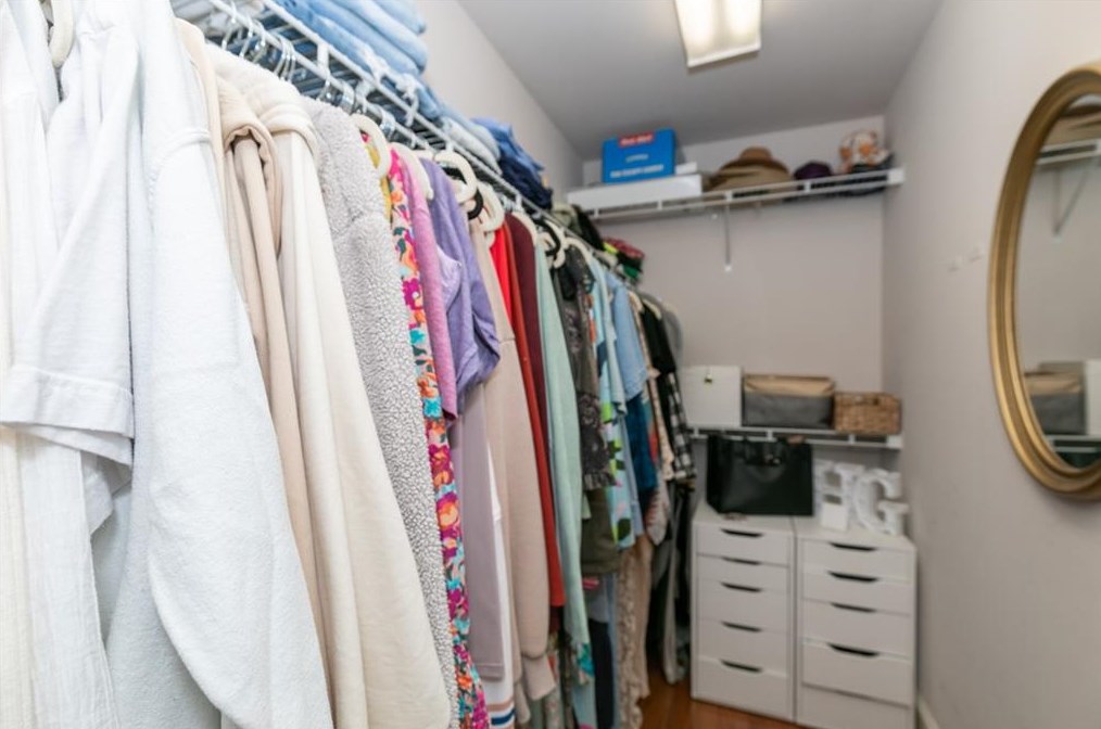 2493 Manor Walk, Decatur GA  30030-1654 exterior