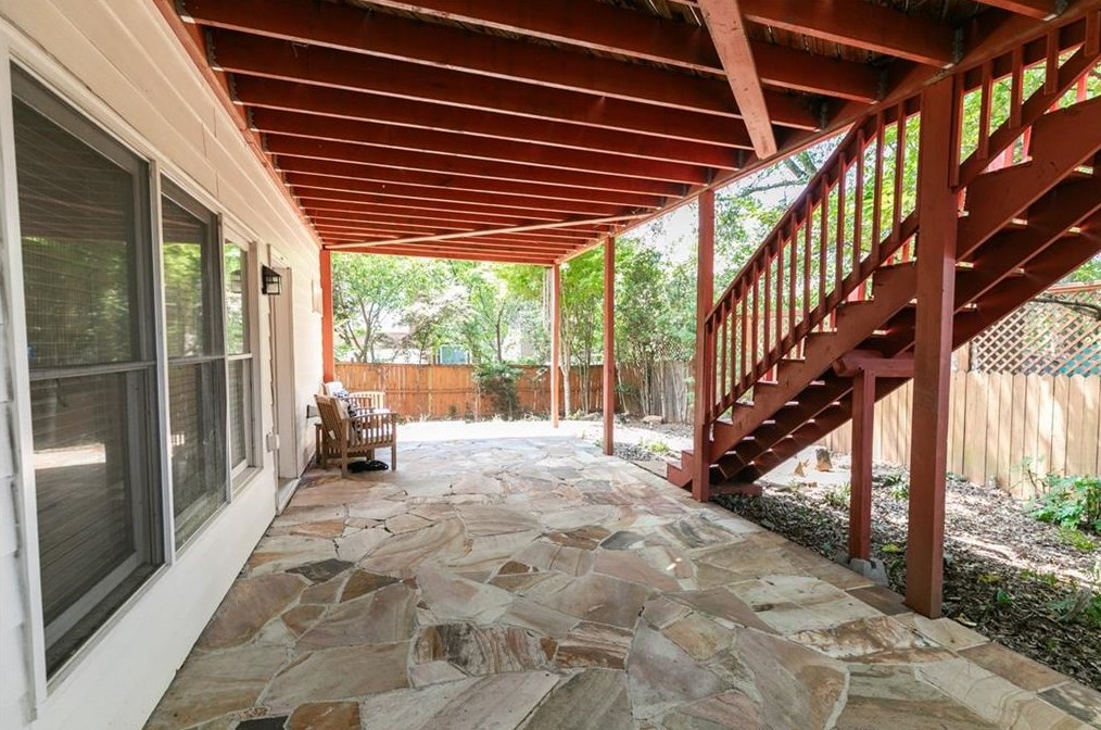 2493 Manor Walk, Decatur GA  30030-1654 exterior