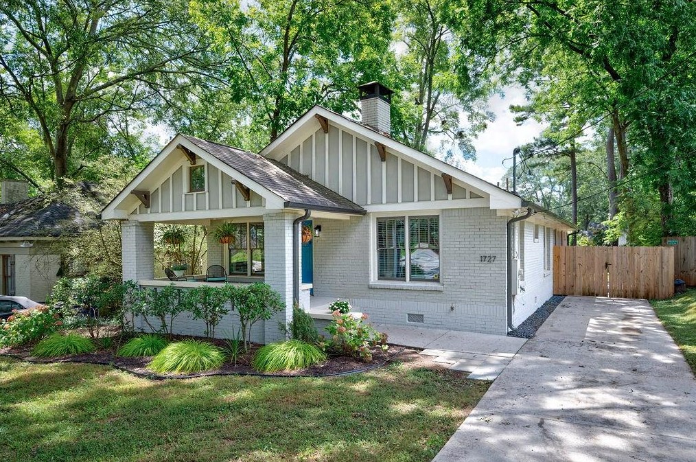 1727 Flat Shoals Rd, Atlanta GA  30349-6173 exterior